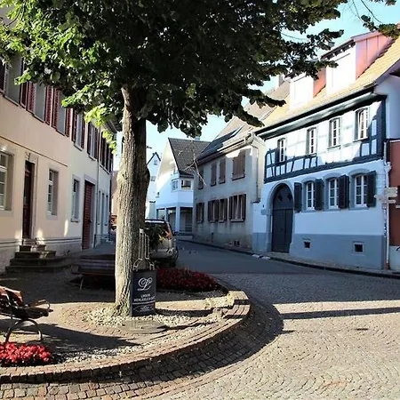 Ferienwohnung Am Lindenplatz Apartment *