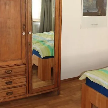 Apartment Ferienwohnung Am Lindenplatz *