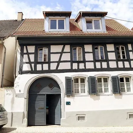 Ferienwohnung Am Lindenplatz Apartment *