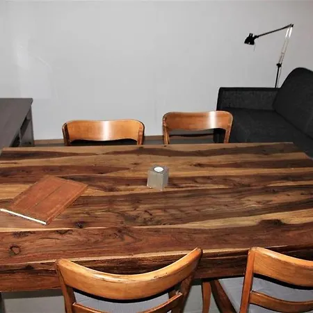 Ferienwohnung Am Lindenplatz *