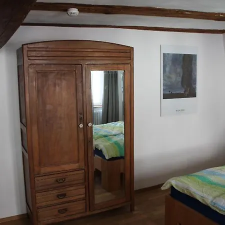 Ferienwohnung Am Lindenplatz Apartment *